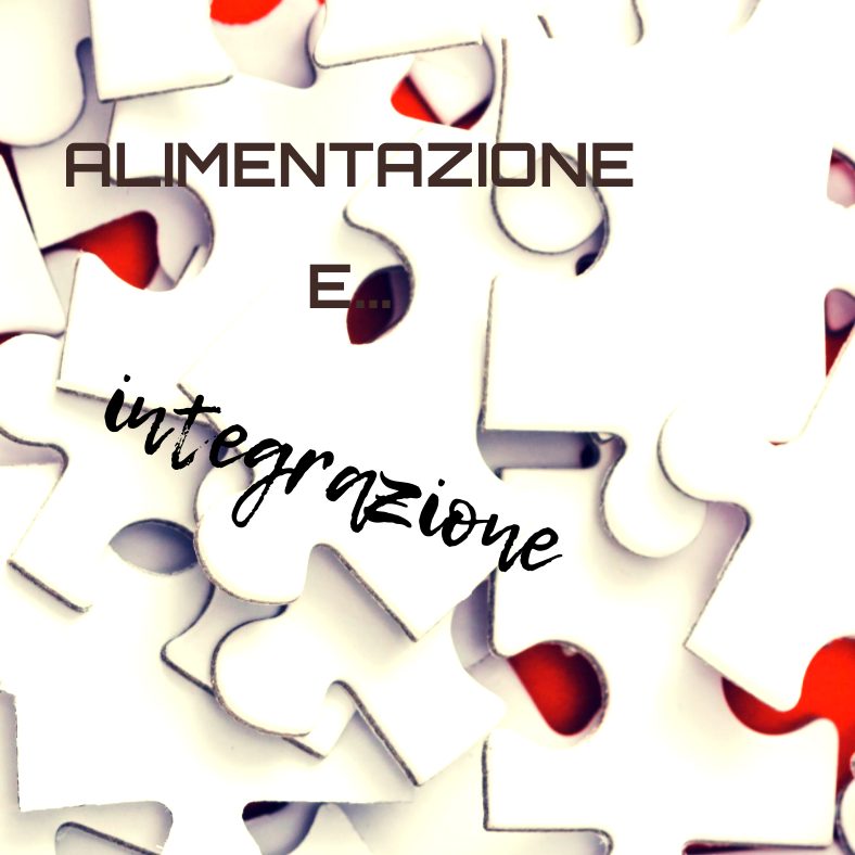 Coppa di fragole su tagliere, intolleranza istamina coppa di fragole su tagliere